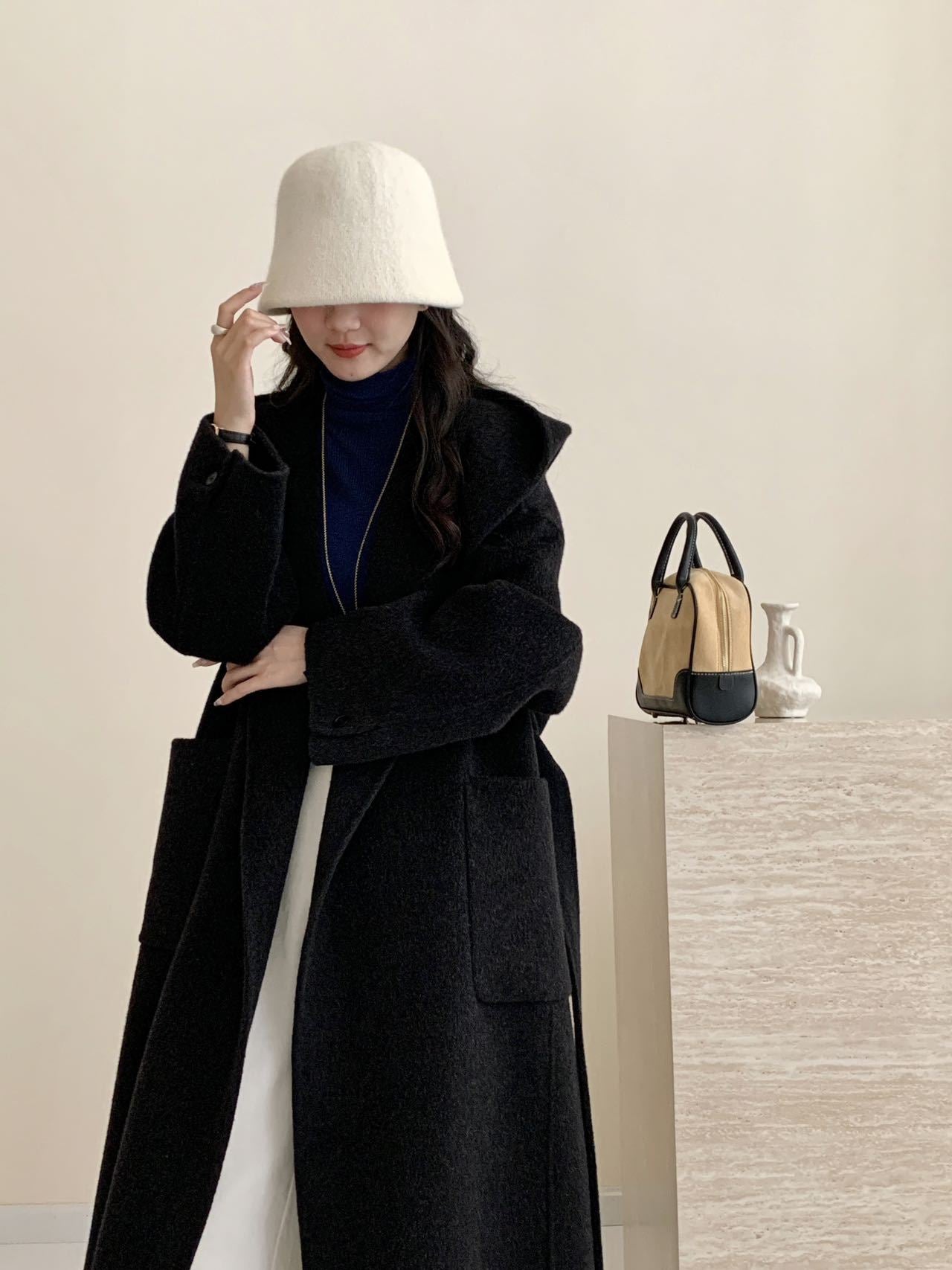 Refined Oversized Wool Coat with Hood